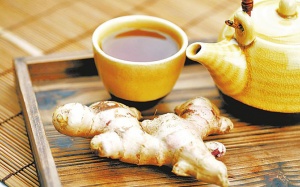 Người bị huyết áp thấp có nên uống trà gừng?