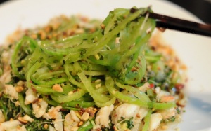 Nộm bí xanh giảm cân cho cuối tuần thanh mát