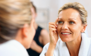 Ăn gì để không bị 'già trước tuổi'?