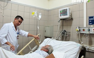 Liên tiếp nhiều ca hôn mê, tử vong vì ngộ độc rượu pha cồn công nghiệp