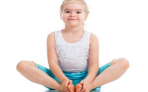 Trẻ ăn ngon hơn chỉ nhờ 3 thế yoga đơn giản này