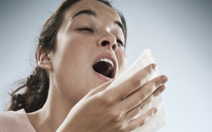 Video: Một cái hắt hơi sẽ đưa vi khuẩn đi bao xa?