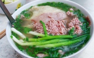 Chưa kể nước dùng bẩn, chỉ cần thứ này là người ăn bún, phở Việt 'đủ chết'