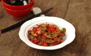 Ngon lạ với món củ sen xào cay