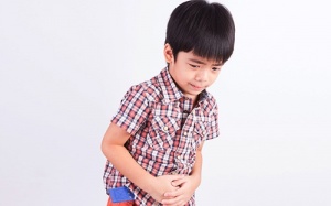 Bố mẹ sốc vì bé 5 tuổi suýt bị ung thư vì 'lây' từ ông ngoại