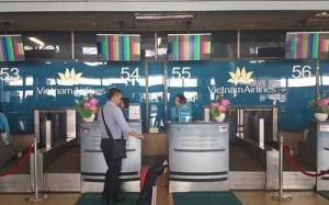 Vì sao màn hình thông tin sân bay Nội Bài trục trặc?