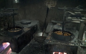 Cơ sở sản xuất kẹo Cu đơ Ông bà Thư Viện bị xử phạt vi phạm ATVSTP