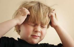 Cảnh báo đau nửa đầu ở trẻ em