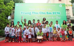 Trung thu ấm áp cho các trẻ em mắc bệnh máu