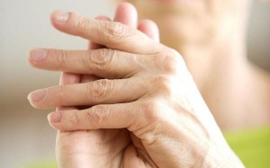7 cách dùng thực phẩm để xoa dịu viêm khớp