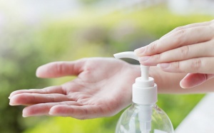 Việt Nam làm gì khi Mỹ cấm xà phòng sát khuẩn gây ung thư?