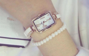 Chị em tíu tít khoe quà Trung thu do chồng và bạn trai tặng