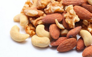 Phòng ngừa ung thư ruột kết nhờ ăn thường xuyên các loại hạt