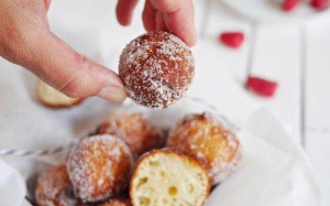 Thử làm Quarkballchen - bán rán phomai kiểu Đức