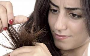 7 nguyên nhân khiến tóc bị khô cần biết ngay