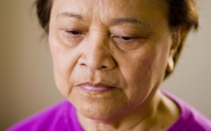 Làm sao để mẹ tôi nói lại được sau cơn đột quỵ não?