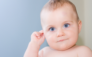 Sàng lọc khiếm thính cho trẻ sơ sinh: Nếu mẹ không muốn con vừa điếc vừa câm!