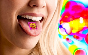 Hiểm họa thực sự từ “bùa lưỡi”, “tem giấy”?