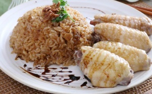 Bữa tối sang chảnh với cơm gà Hải Nam mềm thơm, béo ngậy