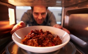 4 loại thực phẩm bạn không nên hâm nóng trước khi ăn