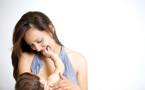 8 lợi ích sức khỏe mẹ thu được khi cho con bú