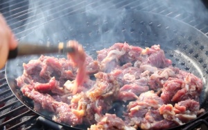 Cuối tuần thú vị với tiệc thịt bò nướng BBQ kiểu Hàn Quốc