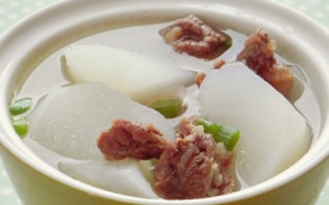 Canh thịt bò củ cải – tăng đề kháng cho mùa dịch bệnh