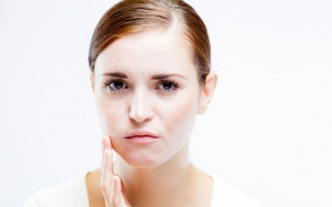 Đừng đùa với... mặt sưng mày xỉa