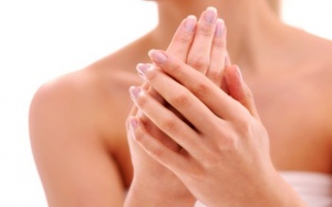 6 cách để bàn tay mềm mại ngay lập tức