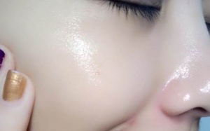 Khô héo ư? Học ngay cách này để dưỡng ẩm từ đầu đến chân