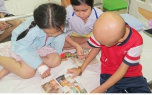 Chữa ung thư bằng thuốc nam, khối u to nhanh chiếm hết ổ bụng bé 4 tuổi