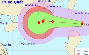  Bão Aere giật cấp 12 vào Biển Đông