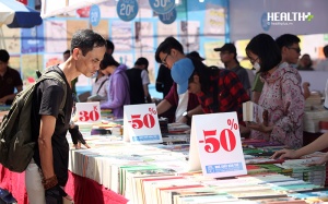 Hàng nghìn đầu sách giảm giá khủng tại Hội sách Hà Nội 2016