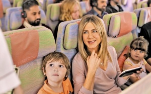 Jennifer Aniston trở lại trên chuyến bay Emirates