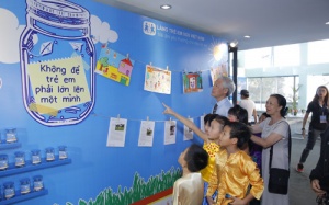“Lọ đựng tình thương” kêu gọi chung tay giúp đỡ trẻ em SOS