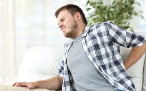 5 yếu tố làm tăng nguy cơ bệnh viêm khớp ở người trẻ