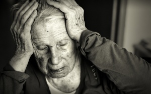 Bệnh Alzheimer tiến triển như thế nào?