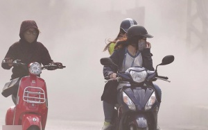 Hít khói bụi ở Hà Nội nguy hiểm ra sao?