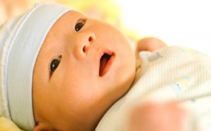 Bé 1 tháng tuổi chưa hết vàng da có nguy hiểm?
