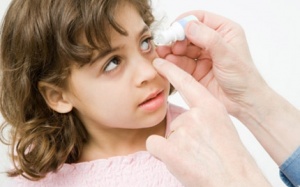 Trẻ bị viêm màng bồ đào điều trị thế nào?