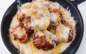 Gà nướng phô mai Hàn Quốc: Béo ngậy, giòn ngon đố bạn không thèm!