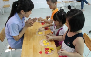 Cách dạy nói cho trẻ tự kỷ