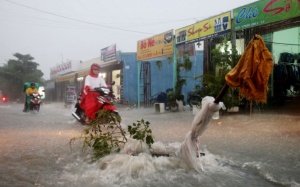 Miền Bắc đón bão khủng, miền Trung lũ chồng lũ, thế còn miền Nam?