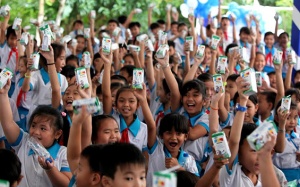 1.000 trẻ em nghèo Cần Thơ được uống sữa miễn phí