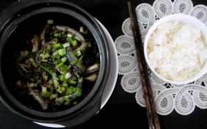 Cách làm cá kèo kho tộ đậm đà, ngon cơm