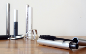 Tự làm mascara chuốt mi xinh tặng cho người phụ nữ bạn yêu