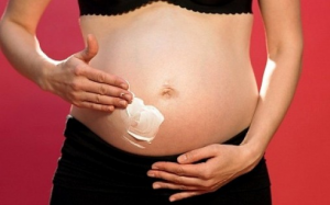 Mang bầu 3 tháng đã rạn da phải làm sao?