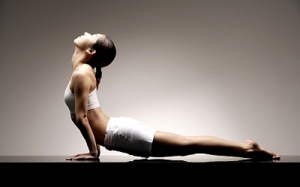 4 tư thế yoga giúp bạn cải thiện 'chuyện ấy'