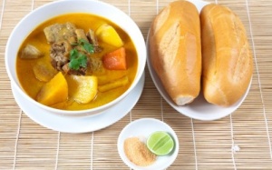 Đãi cả nhà món cà ri gà kiểu Thái ngon cực chất