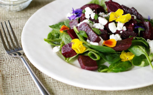 Bạn đã biết dùng hoa làm món ăn theo những cách này?